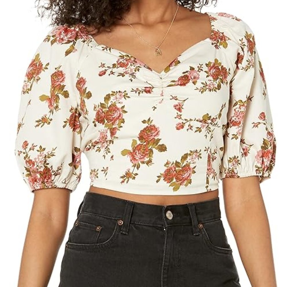 White Floral Sweetheart Neckline Puff-Sleeve
